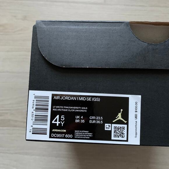 Nike jordan mid top sneaker shoe 4.5GS - Picture 5 of 5